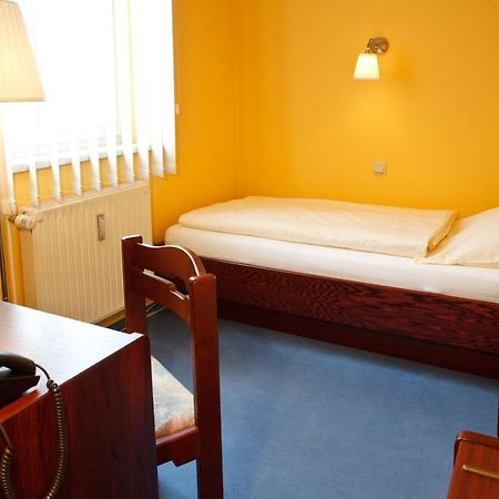 Landhotel Zum Pottkuchen Kalbe エクステリア 写真