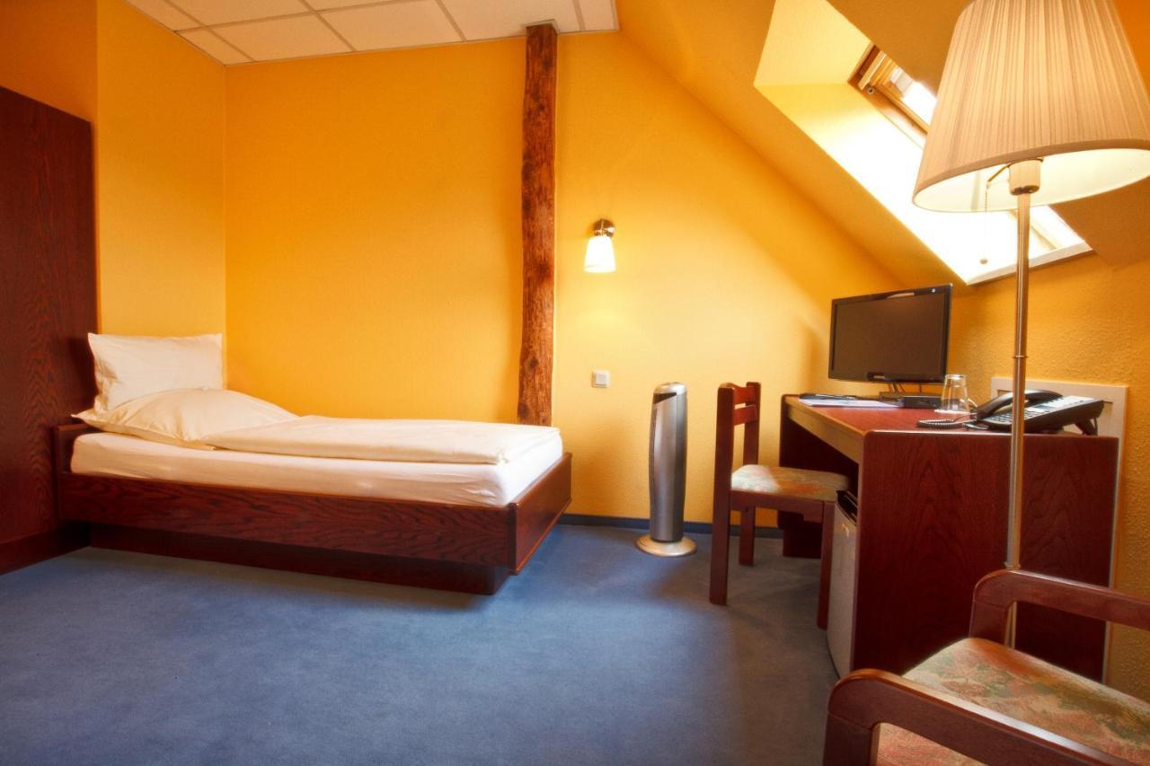 Landhotel Zum Pottkuchen Kalbe エクステリア 写真