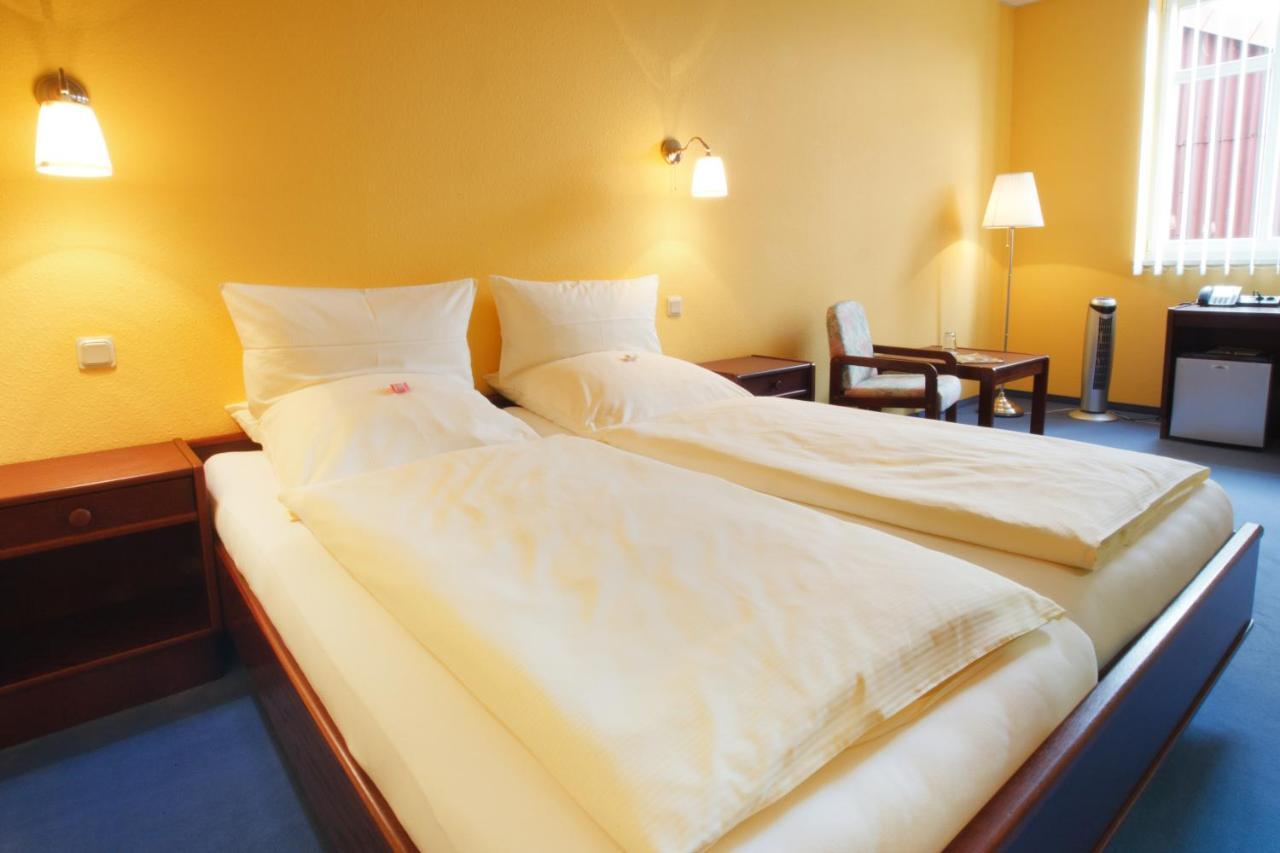 Landhotel Zum Pottkuchen Kalbe エクステリア 写真