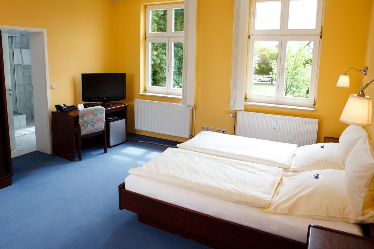 Landhotel Zum Pottkuchen Kalbe エクステリア 写真