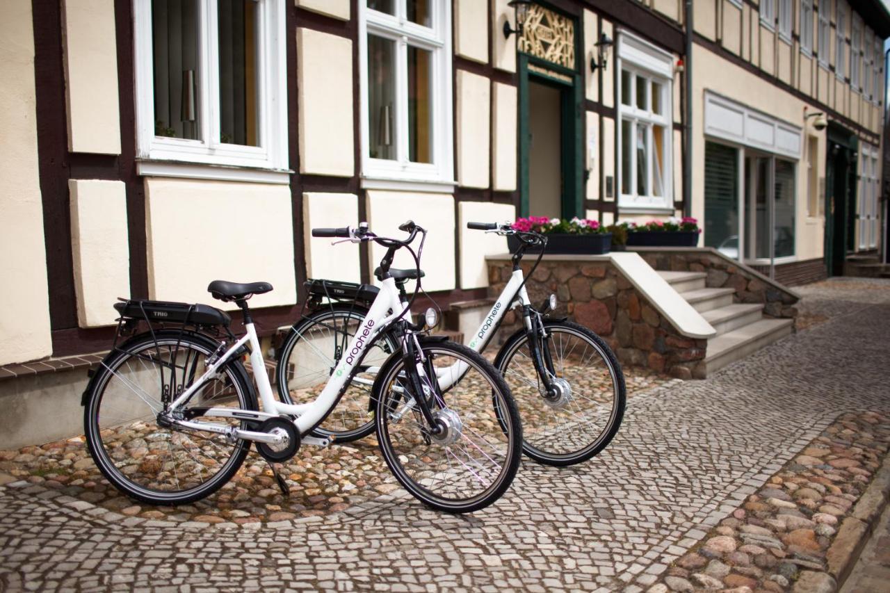 Landhotel Zum Pottkuchen Kalbe エクステリア 写真