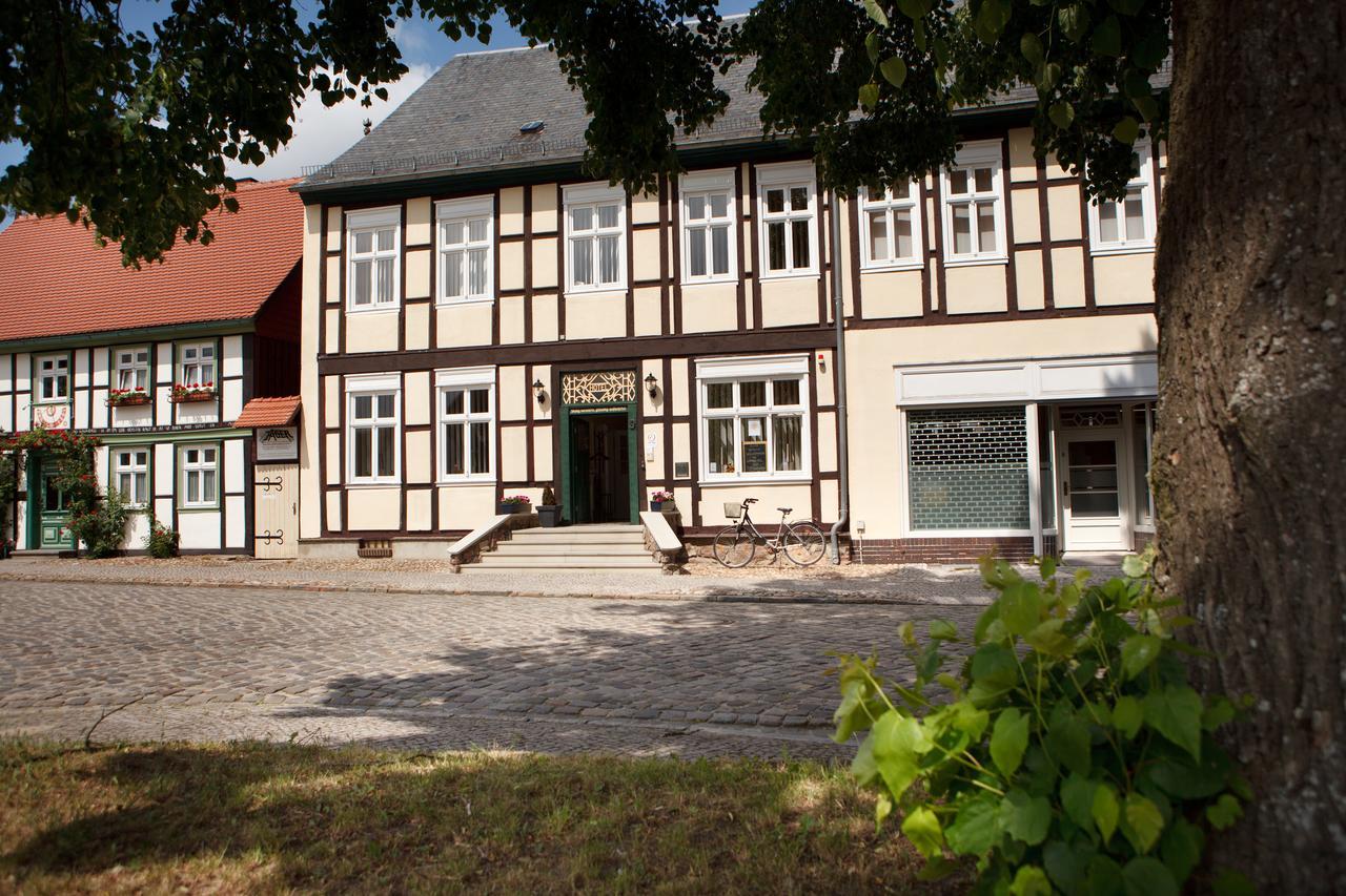 Landhotel Zum Pottkuchen Kalbe エクステリア 写真