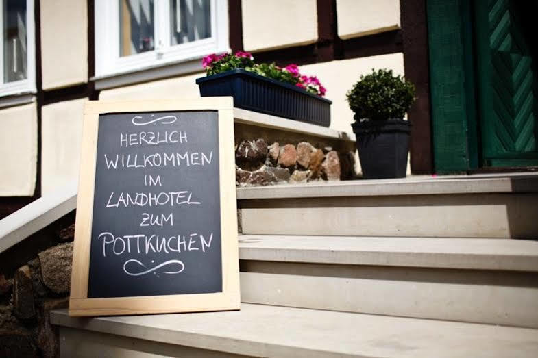 Landhotel Zum Pottkuchen Kalbe エクステリア 写真